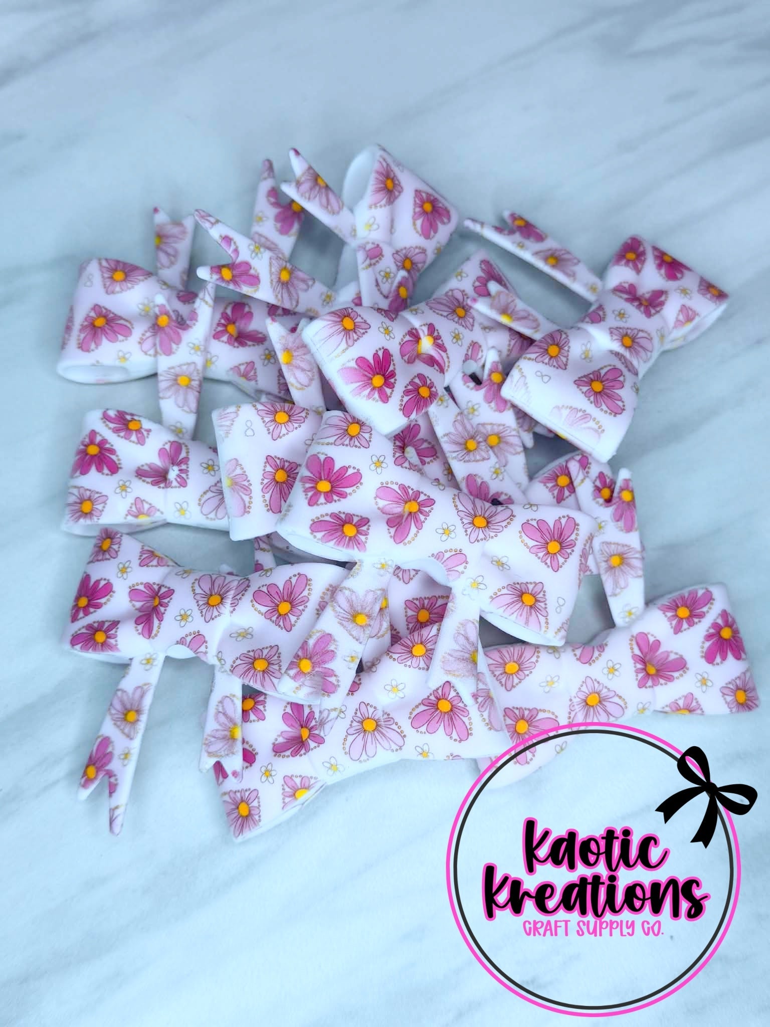 D26 BEADABLE JUMBO SILICONE BOW FLORAL HEART (1ct)