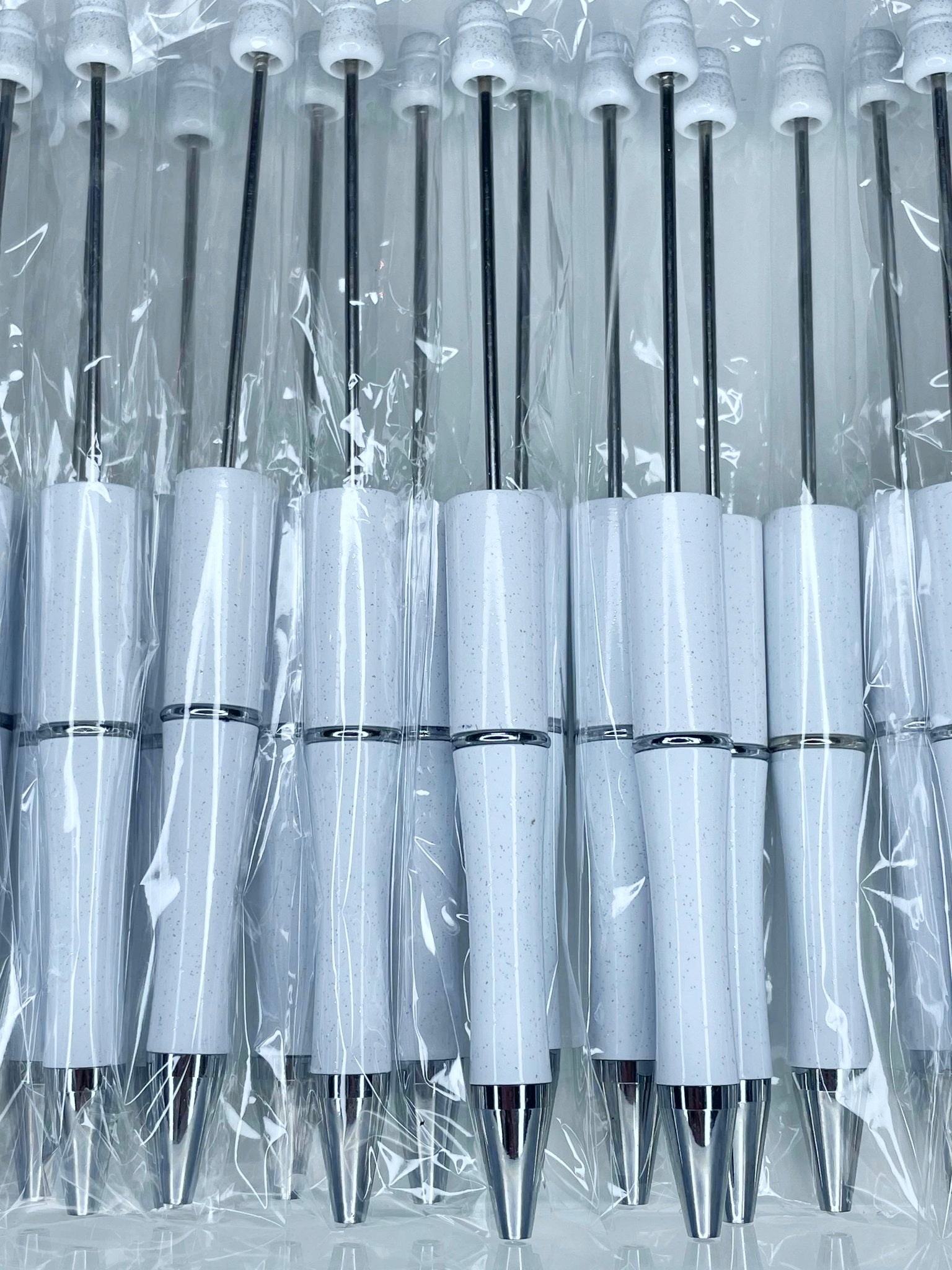 BEADABLE PLASTIC PEN GLITTER WHITE B19 (1ct)