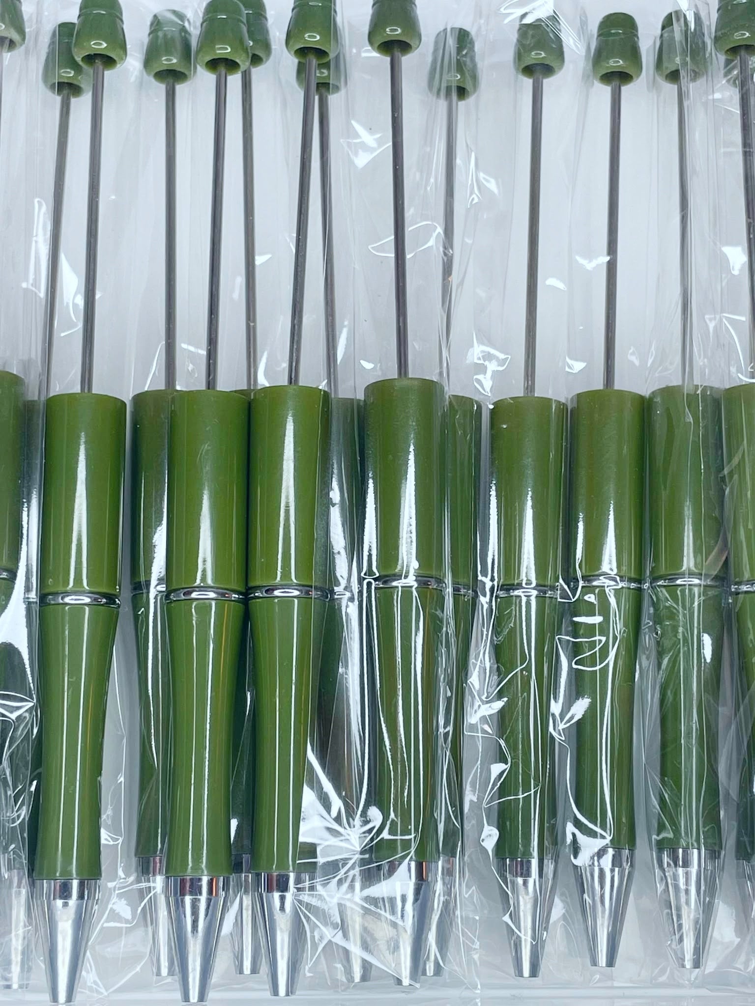 BEADABLE PLASTIC PEN SOLID ARMY GREEN B28 (1ct)