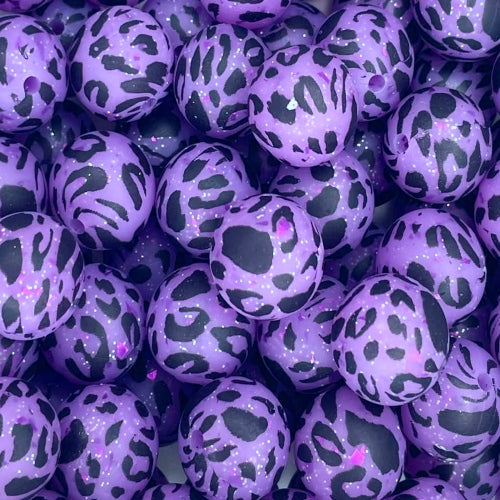 P663 PURPLE CONFETTI LEOPARD GLITTER 15MM PRINT (10ct)