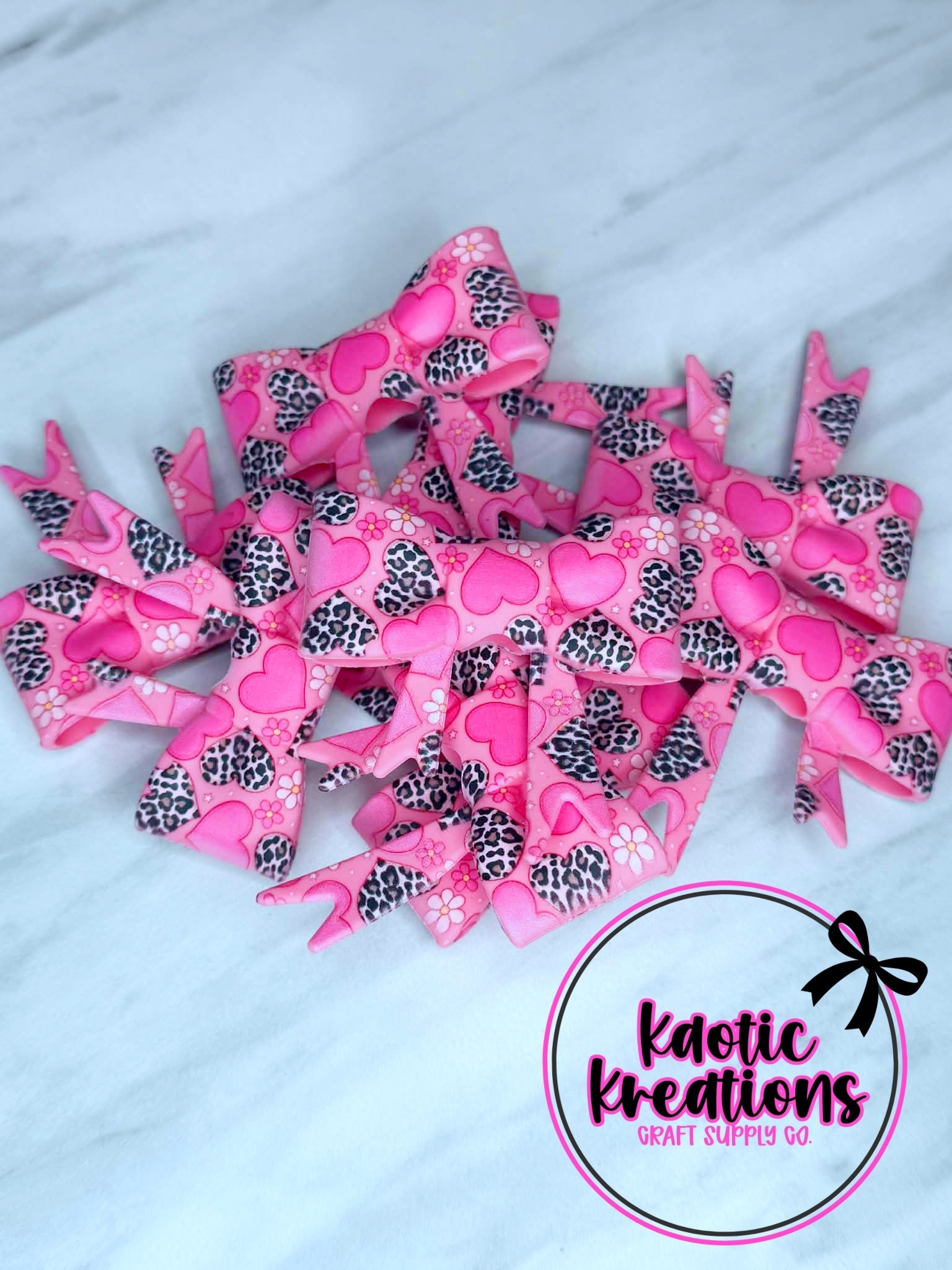 D25 BEADABLE JUMBO SILICONE BOW PINK LEOPARD HEARTS (1ct)