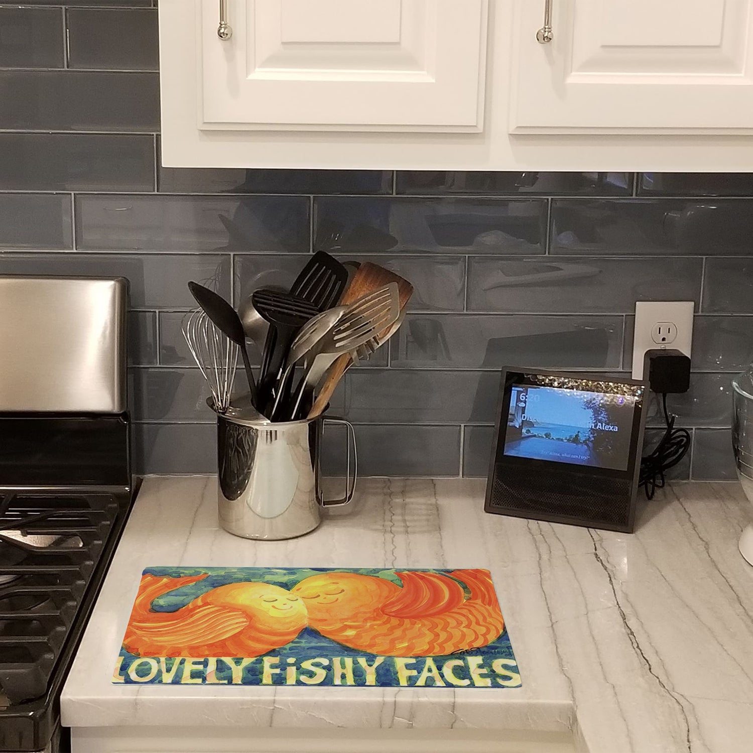 Fish - Kissing Fish Cutting Board Tempered Glass Kitchen Cutting Surface, Heat Resistant Chopping, Non-Slip Feet, Food Prep & Serving