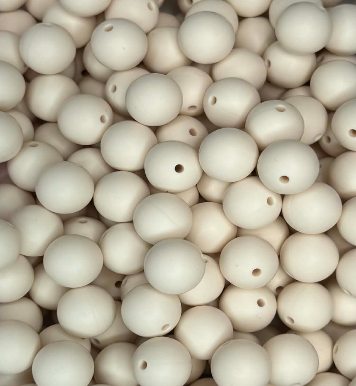 #125 EGGSHELL 15MM SOLID (10ct)
