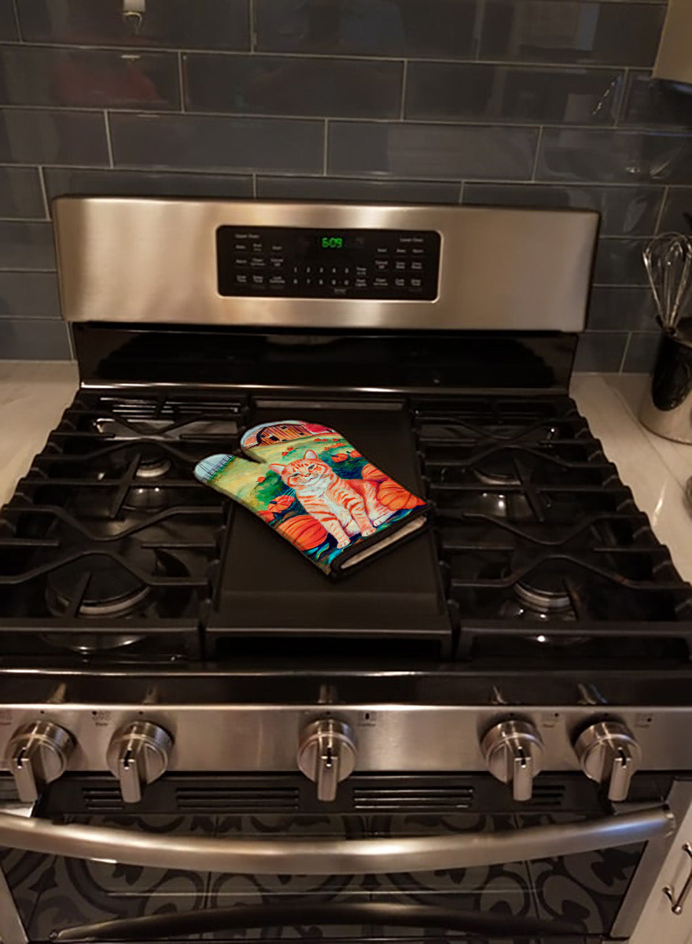 Tabby Cat in Pumpins Oven Mitt Heat Resistant Thick Oven Mitt for Hot Pans and Oven, Kitchen Mitt Protect Hands, Cooking Baking Glove