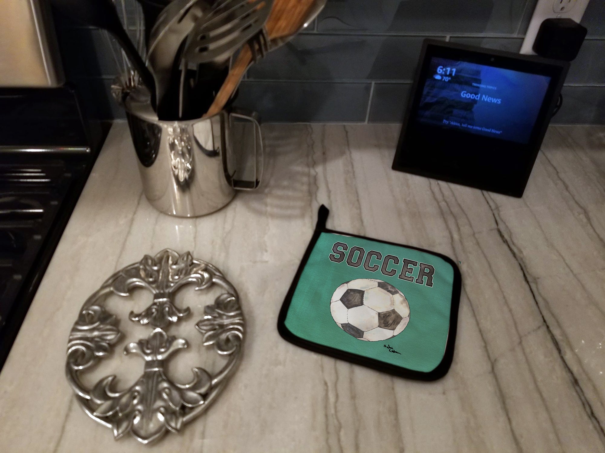 Soccer Pot Holder Set of 2 Heat Resistant Quilted Hot Pads 7.5 x 7.5 Inch, Insulated Kitchen Trivets for Cooking & Baking