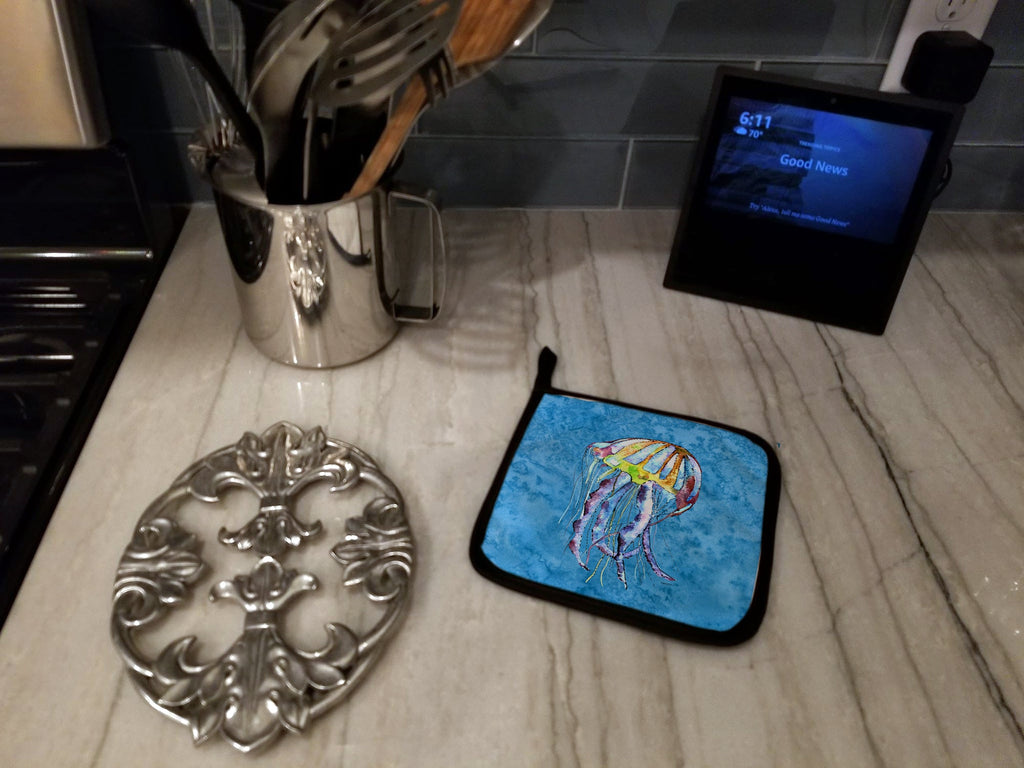 Jellyfish Pot Holder Set of 2 Heat Resistant Quilted Hot Pads 7.5 x 7.5 Inch, Insulated Kitchen Trivets for Cooking & Baking