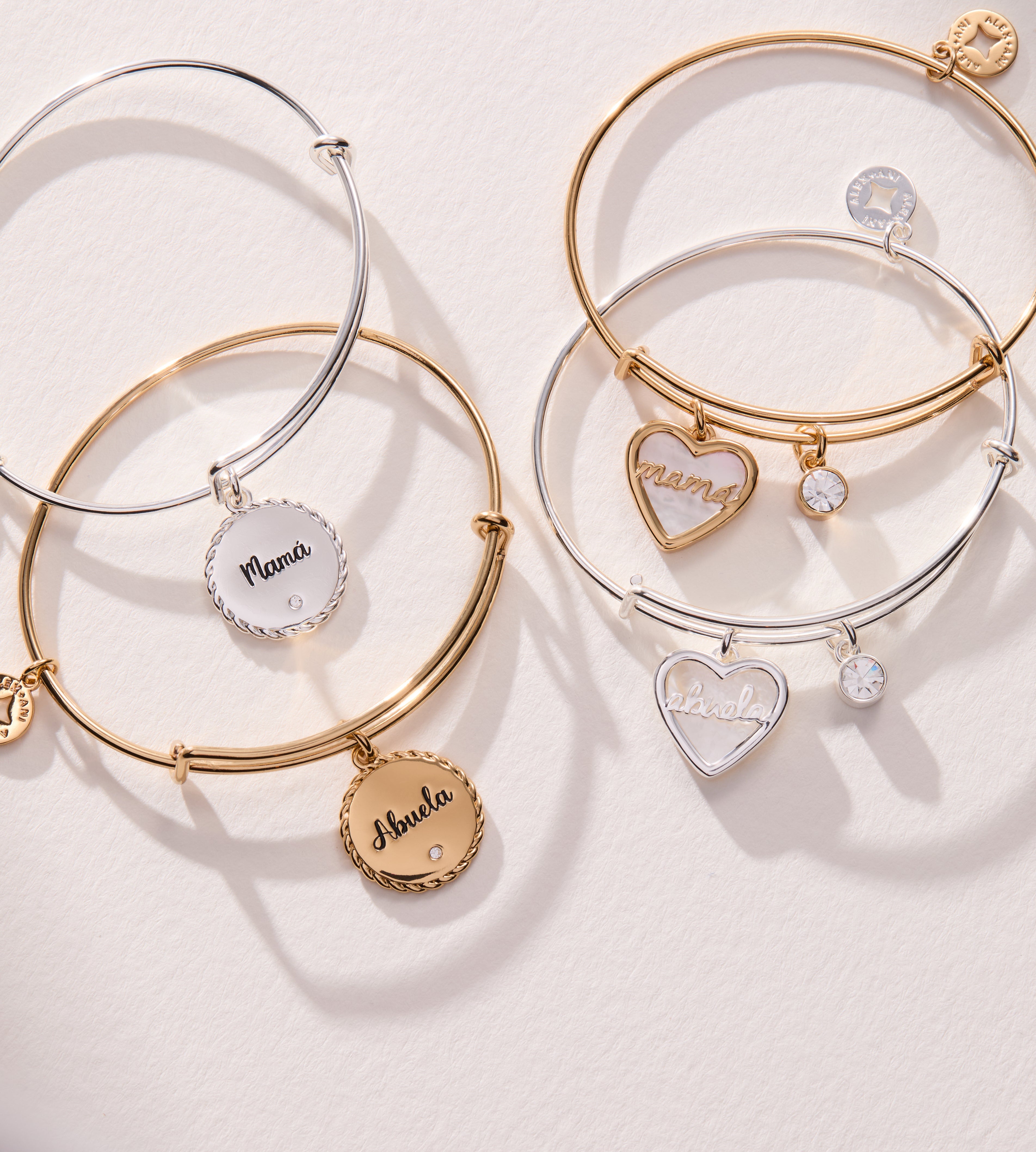 Mamá Mother of Pearl Heart Charm Bangle