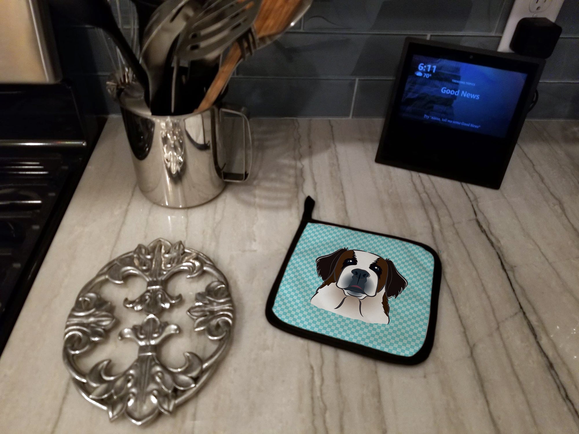 Checkerboard Blue Saint Bernard Pot Holder Set of 2 Heat Resistant Quilted Hot Pads 7.5 x 7.5 Inch, Insulated Kitchen Trivets for Cooking & Baking