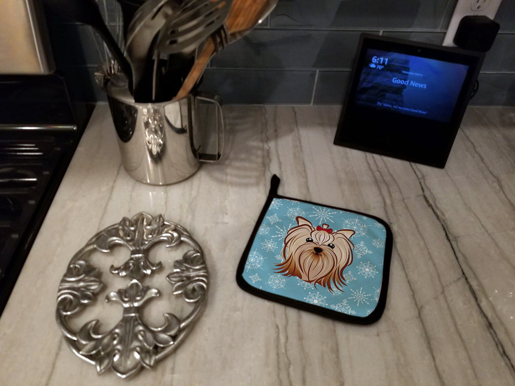 Snowflake Yorkie Yorkishire Terrier Pot Holder Set of 2 Heat Resistant Quilted Hot Pads 7.5 x 7.5 Inch, Insulated Kitchen Trivets for Cooking & Baking