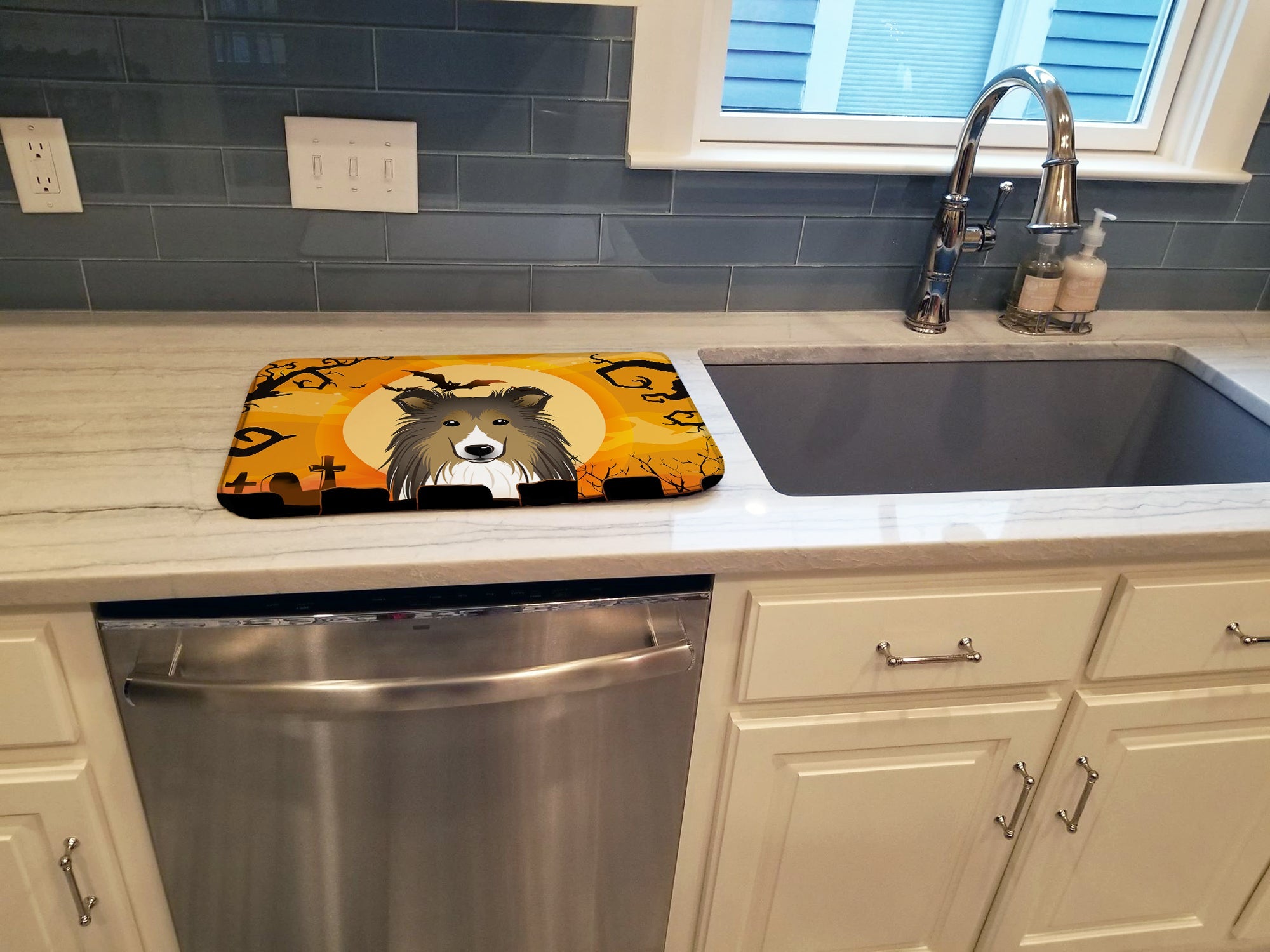 Halloween Sheltie Dish Drying Mat Absorbent Dish Drying Mat Pad for Kitchen Counter Dish Drainer Mat for Countertop, 14 x 21", Multicolor