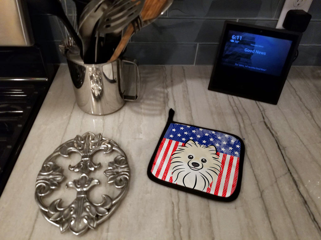 American Flag and Pomeranian Pot Holder Set of 2 Heat Resistant Quilted Hot Pads 7.5 x 7.5 Inch, Insulated Kitchen Trivets for Cooking & Baking