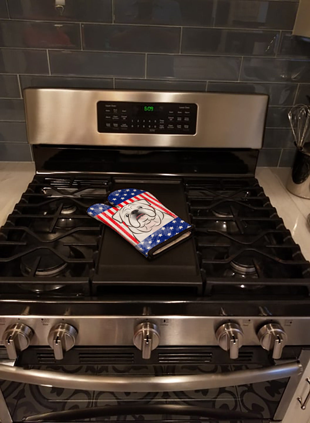 American Flag and White English Bulldog  Oven Mitt Heat Resistant Thick Oven Mitt for Hot Pans and Oven, Kitchen Mitt Protect Hands, Cooking Baking Glove