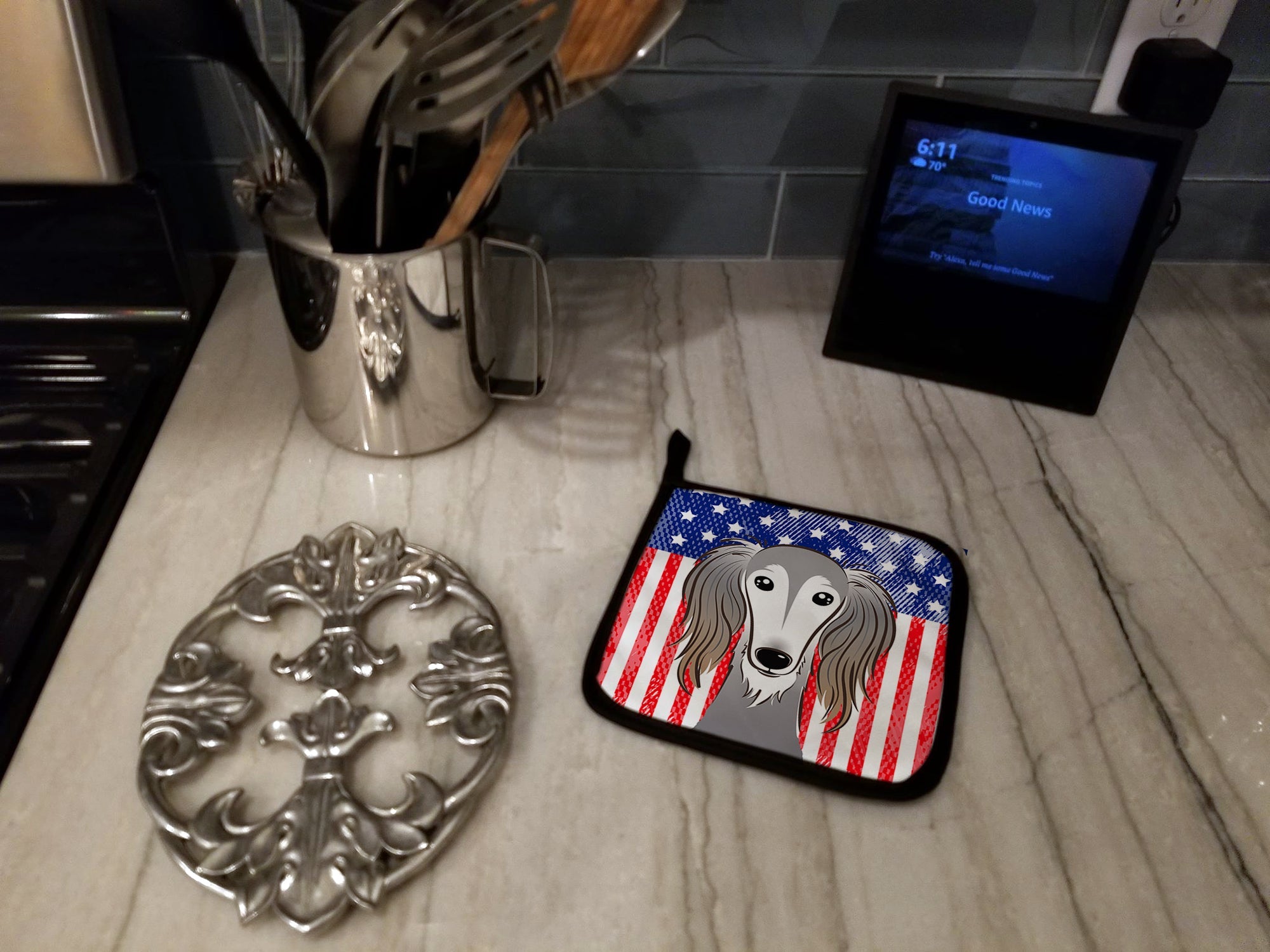 American Flag and Saluki Pot Holder Set of 2 Heat Resistant Quilted Hot Pads 7.5 x 7.5 Inch, Insulated Kitchen Trivets for Cooking & Baking