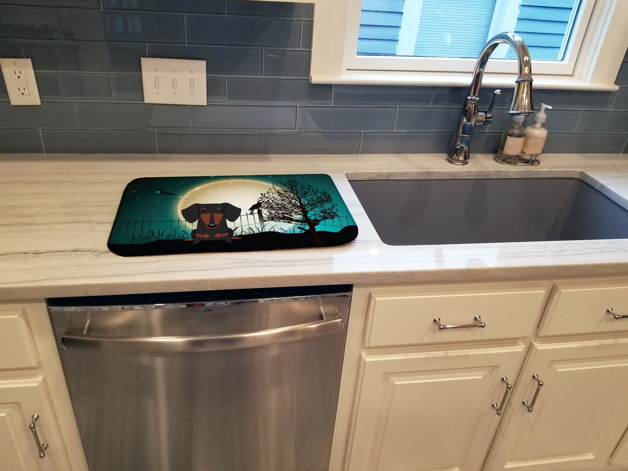 Halloween Scary Dachshund Black Tan Dish Drying Mat Absorbent Dish Drying Mat Pad for Kitchen Counter Dish Drainer Mat for Countertop, 14 x 21", Multicolor