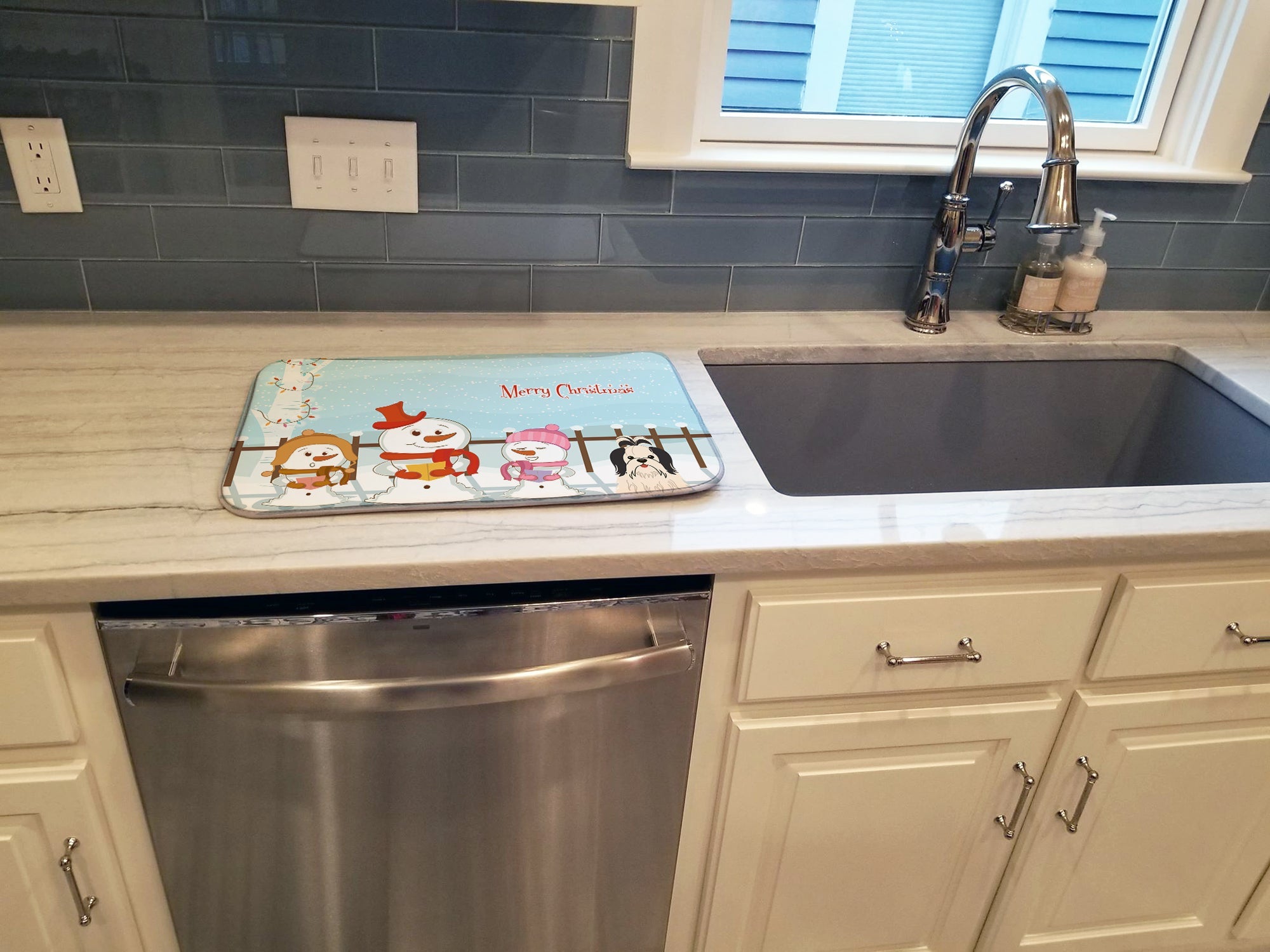Merry Christmas Carolers Shih Tzu Black White Dish Drying Mat Absorbent Dish Drying Mat Pad for Kitchen Counter Dish Drainer Mat for Countertop, 14 x 21", Multicolor