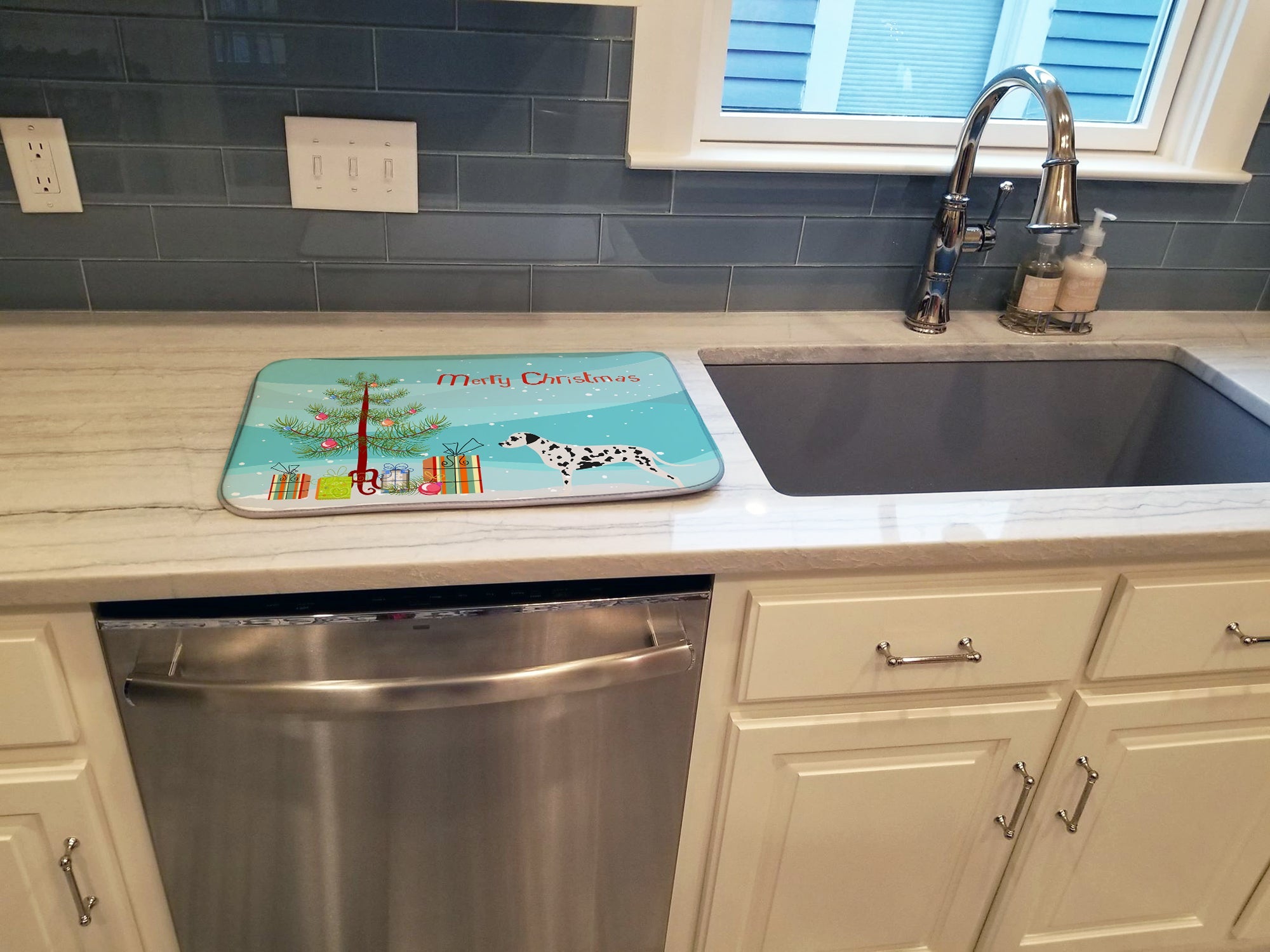 Dalmatian Merry Christmas Tree Dish Drying Mat Absorbent Dish Drying Mat Pad for Kitchen Counter Dish Drainer Mat for Countertop, 14 x 21", Multicolor