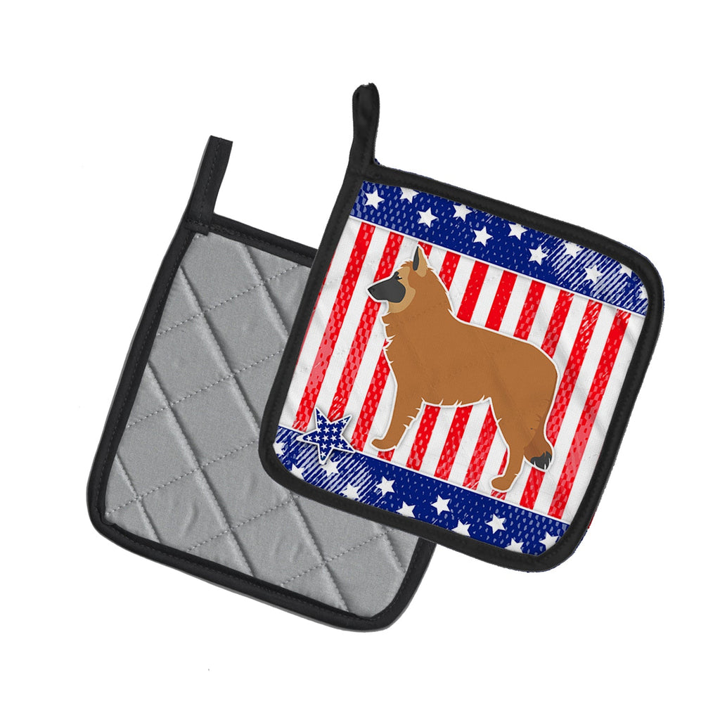 USA Patriotic Belgian Shepherd Pot Holder Set of 2 Heat Resistant Quilted Hot Pads 7.5 x 7.5 Inch, Insulated Kitchen Trivets for Cooking & Baking