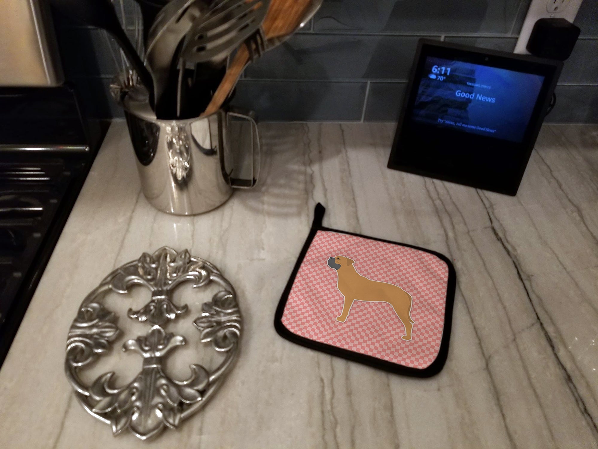 Bullmastiff Checkerboard Pink Pot Holder Set of 2 Heat Resistant Quilted Hot Pads 7.5 x 7.5 Inch, Insulated Kitchen Trivets for Cooking & Baking