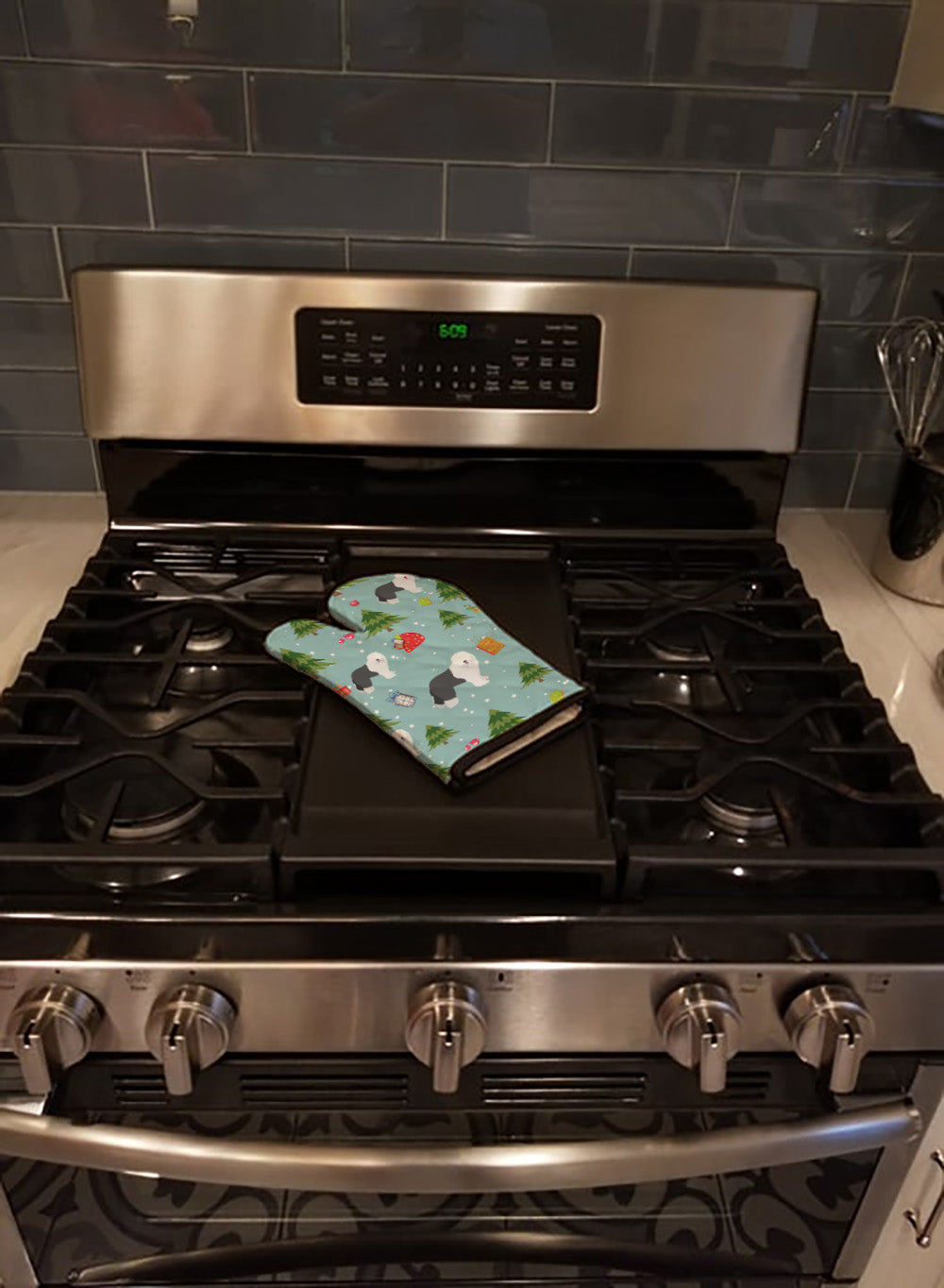 Christmas Old English Sheepdog Oven Mitt Heat Resistant Thick Oven Mitt for Hot Pans and Oven, Kitchen Mitt Protect Hands, Cooking Baking Glove