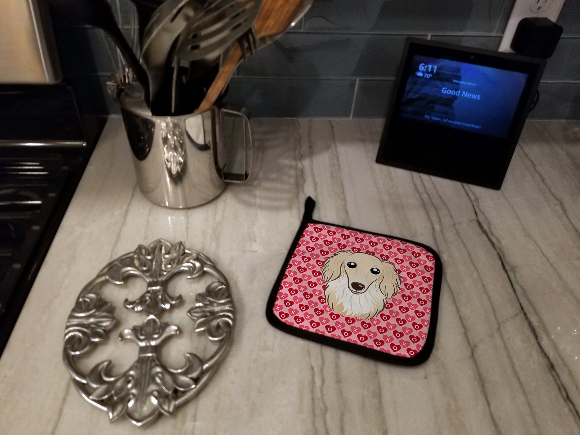 Longhair Creme Dachshund Pot Holder Set of 2 Heat Resistant Quilted Hot Pads 7.5 x 7.5 Inch, Insulated Kitchen Trivets for Cooking & Baking