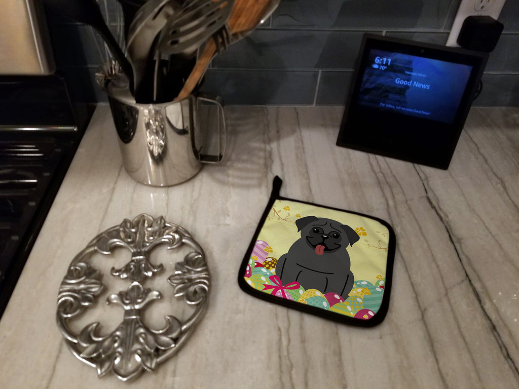 Easter Eggs Pug Black Pot Holder Set of 2 Heat Resistant Quilted Hot Pads 7.5 x 7.5 Inch, Insulated Kitchen Trivets for Cooking & Baking