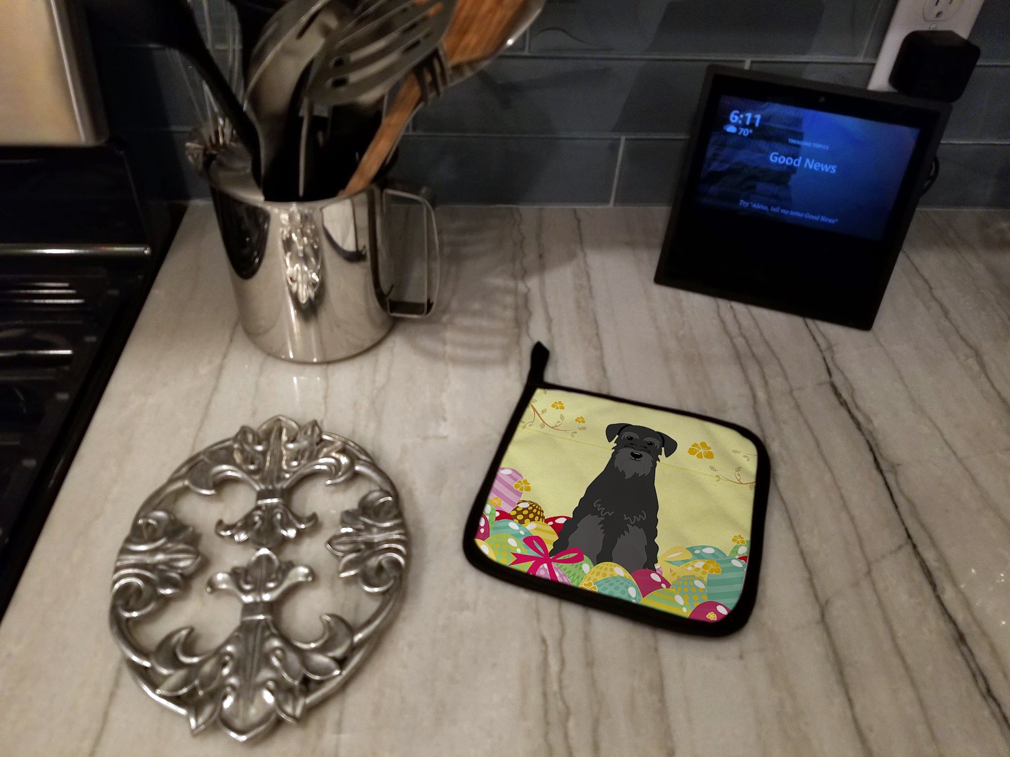 Easter Eggs Standard Schnauzer Black Pot Holder Set of 2 Heat Resistant Quilted Hot Pads 7.5 x 7.5 Inch, Insulated Kitchen Trivets for Cooking & Baking
