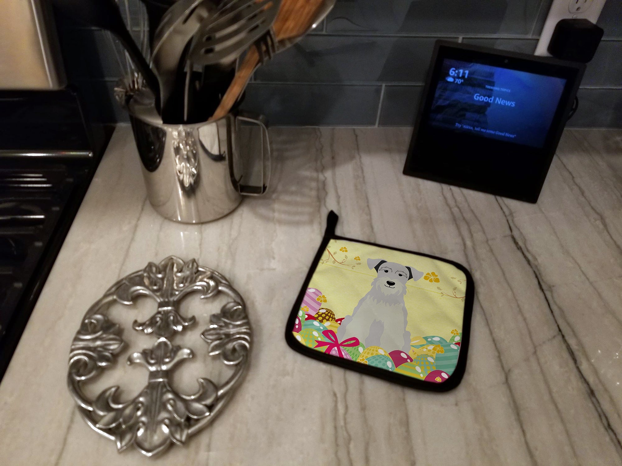 Easter Eggs Miniature Schnauzer White Pot Holder Set of 2 Heat Resistant Quilted Hot Pads 7.5 x 7.5 Inch, Insulated Kitchen Trivets for Cooking & Baking