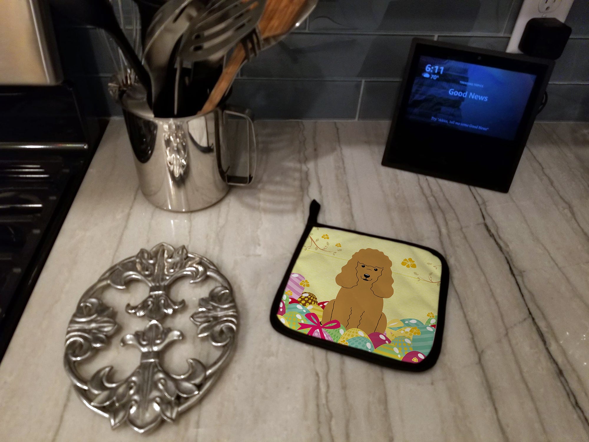 Easter Eggs Poodle Tan Pot Holder Set of 2 Heat Resistant Quilted Hot Pads 7.5 x 7.5 Inch, Insulated Kitchen Trivets for Cooking & Baking