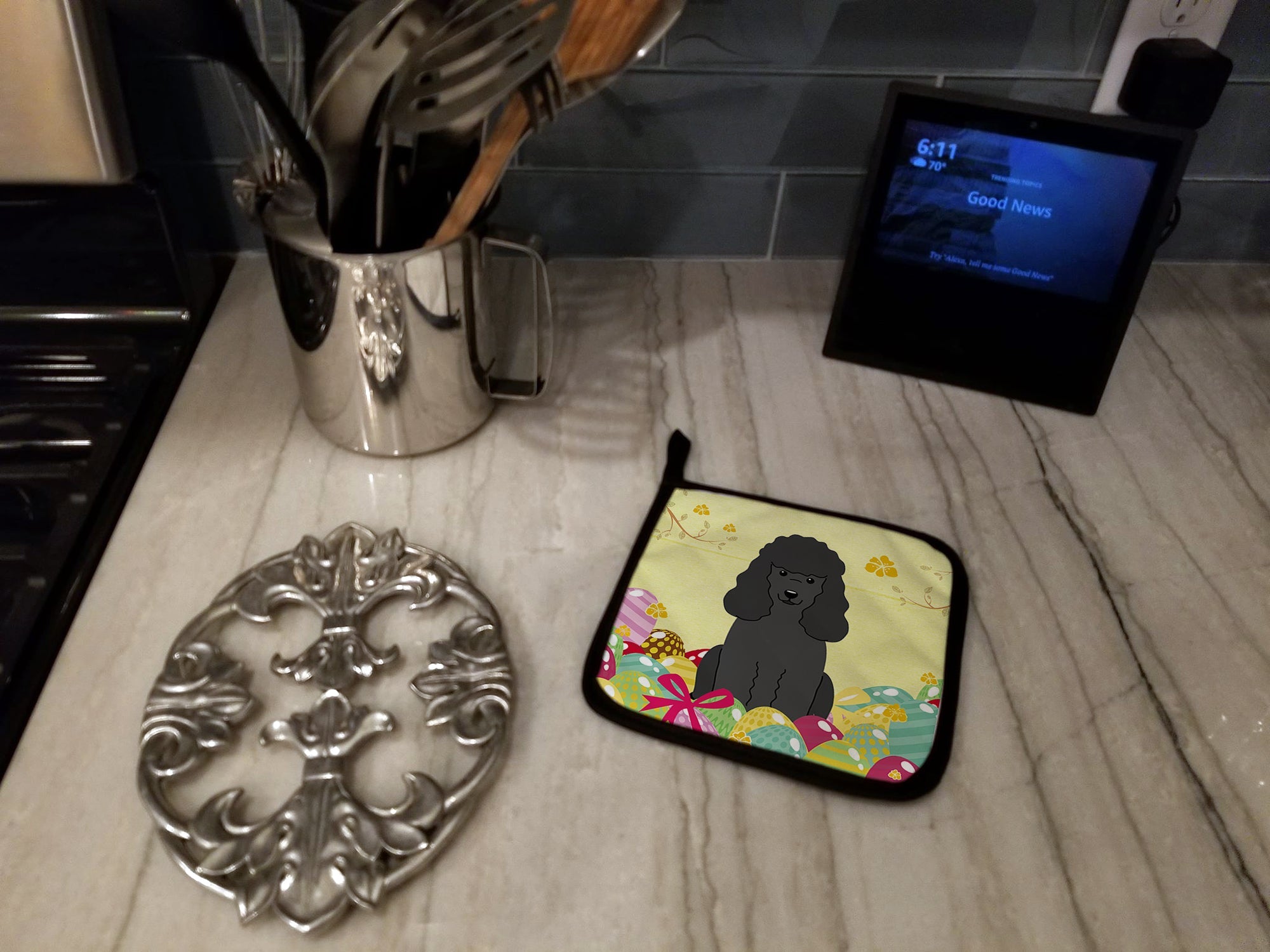 Easter Eggs Poodle Black Pot Holder Set of 2 Heat Resistant Quilted Hot Pads 7.5 x 7.5 Inch, Insulated Kitchen Trivets for Cooking & Baking