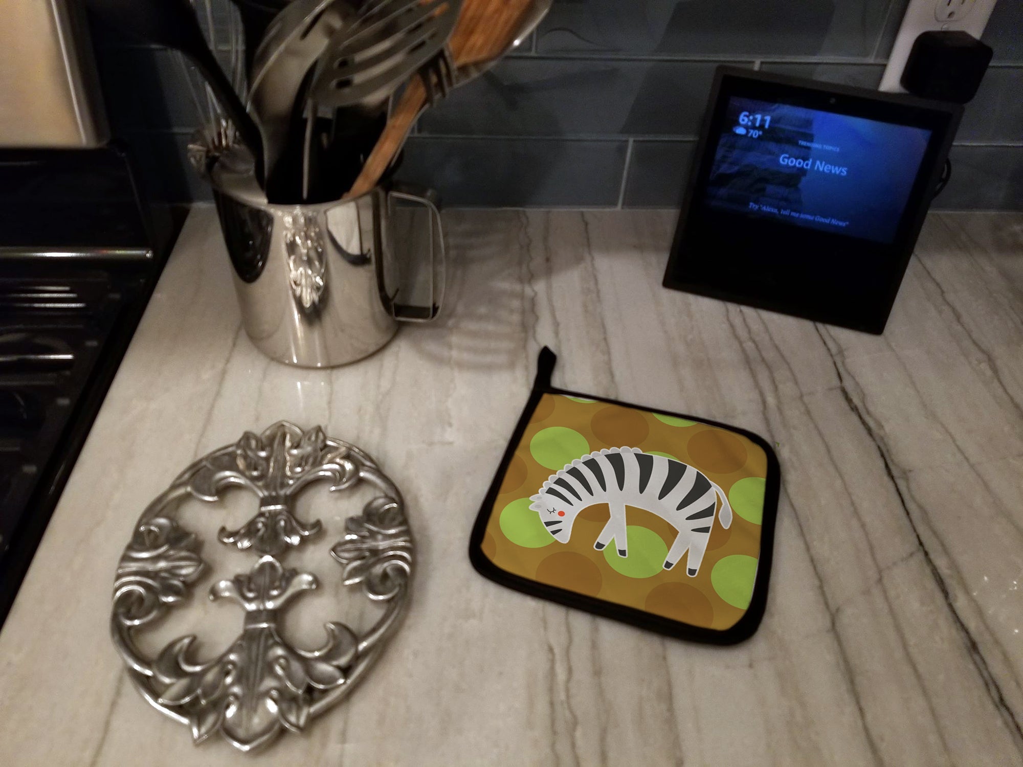 Zebra Pot Holder Set of 2 Heat Resistant Quilted Hot Pads 7.5 x 7.5 Inch, Insulated Kitchen Trivets for Cooking & Baking