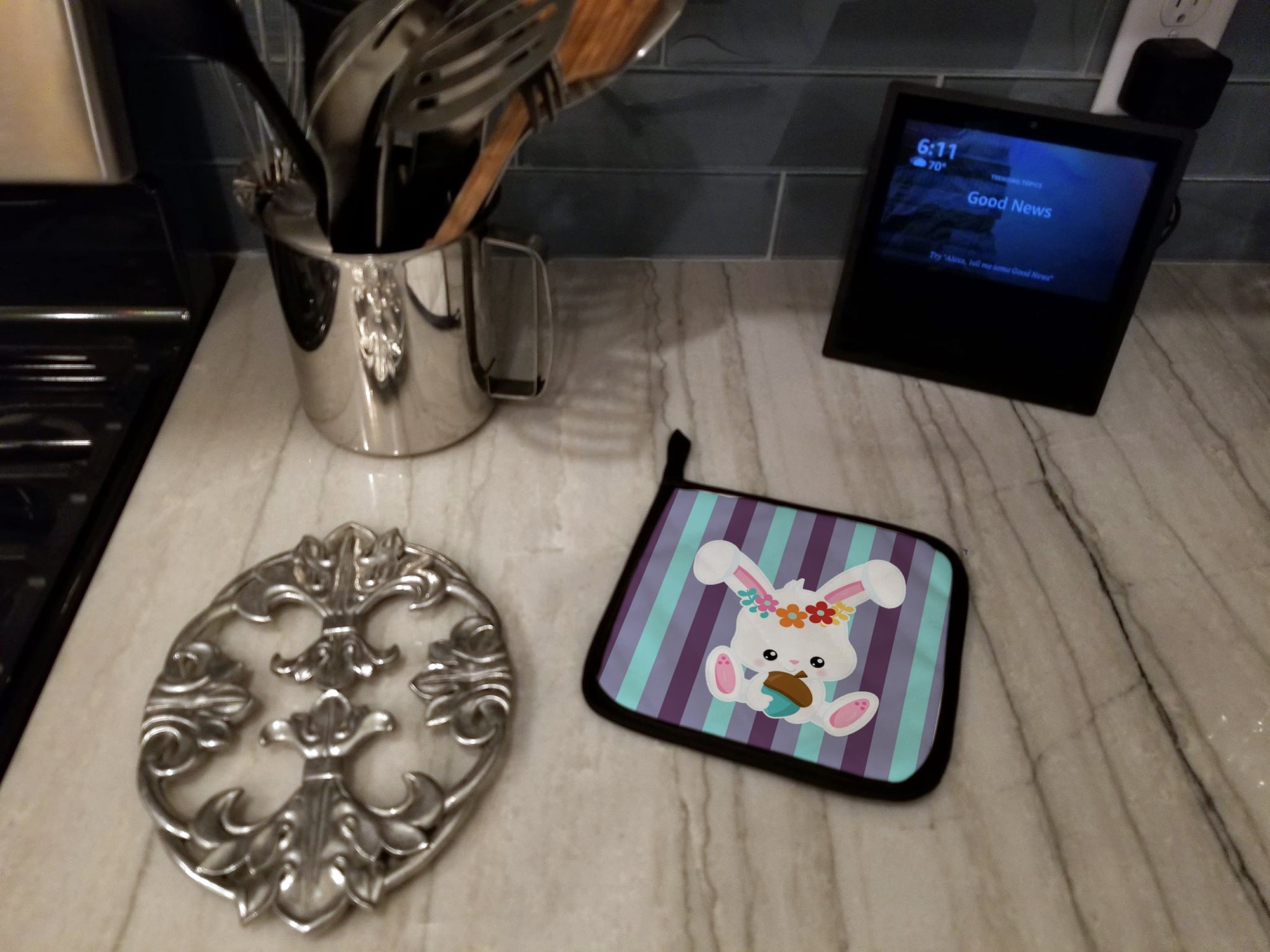 Bunny Rabbit Pot Holder Set of 2 Heat Resistant Quilted Hot Pads 7.5 x 7.5 Inch, Insulated Kitchen Trivets for Cooking & Baking