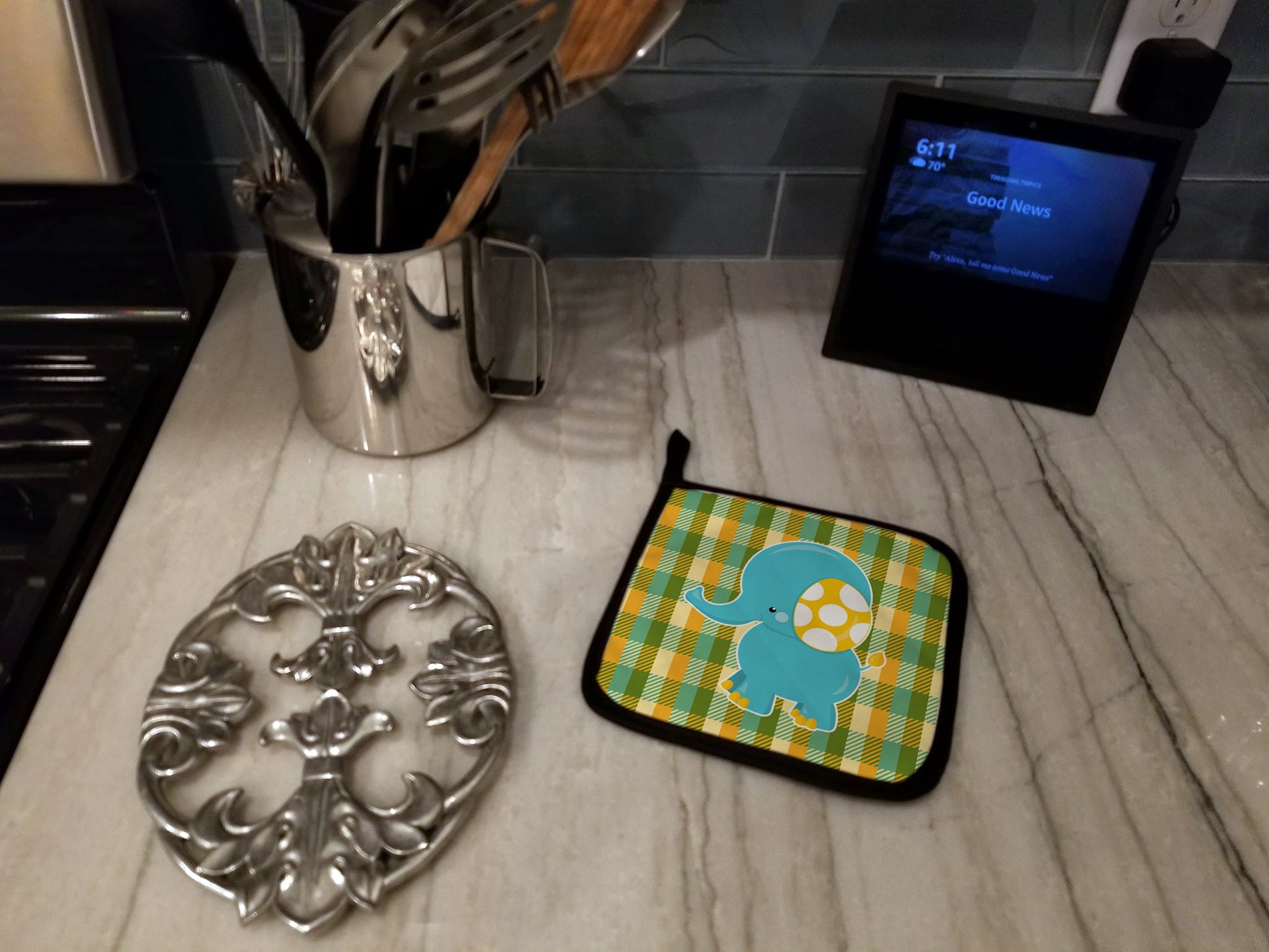 Boy Elephant Pot Holder Set of 2 Heat Resistant Quilted Hot Pads 7.5 x 7.5 Inch, Insulated Kitchen Trivets for Cooking & Baking