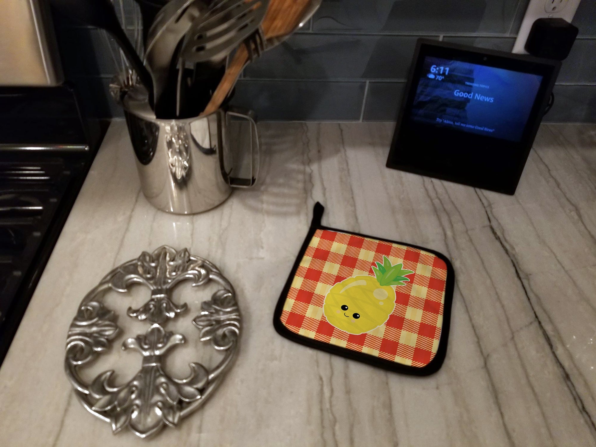 Pineapple Face Pot Holder Set of 2 Heat Resistant Quilted Hot Pads 7.5 x 7.5 Inch, Insulated Kitchen Trivets for Cooking & Baking