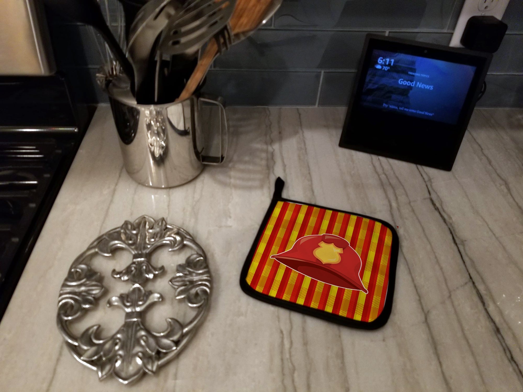 Fireman's Hat Pot Holder Set of 2 Heat Resistant Quilted Hot Pads 7.5 x 7.5 Inch, Insulated Kitchen Trivets for Cooking & Baking