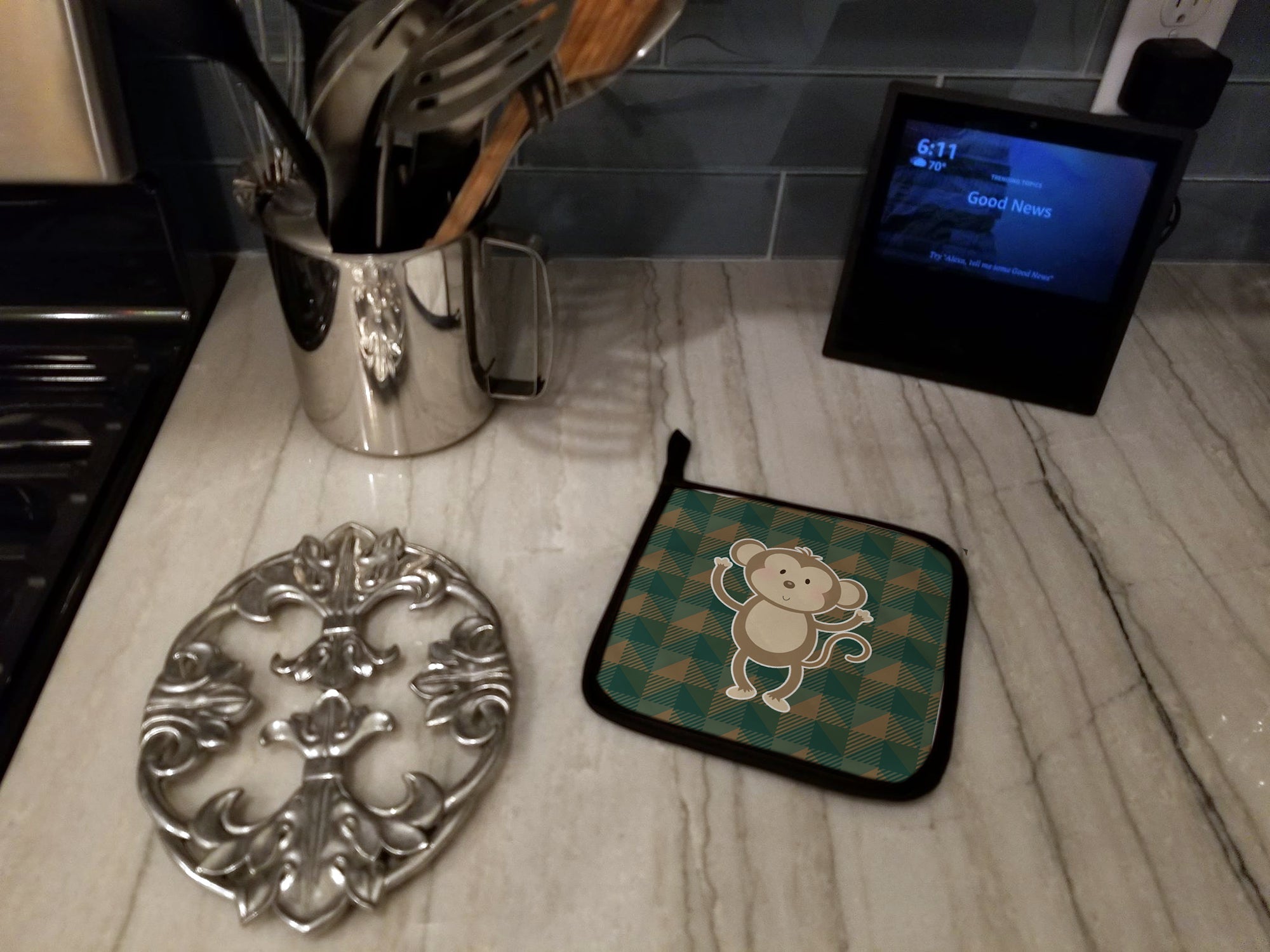 Monkey Pot Holder Set of 2 Heat Resistant Quilted Hot Pads 7.5 x 7.5 Inch, Insulated Kitchen Trivets for Cooking & Baking