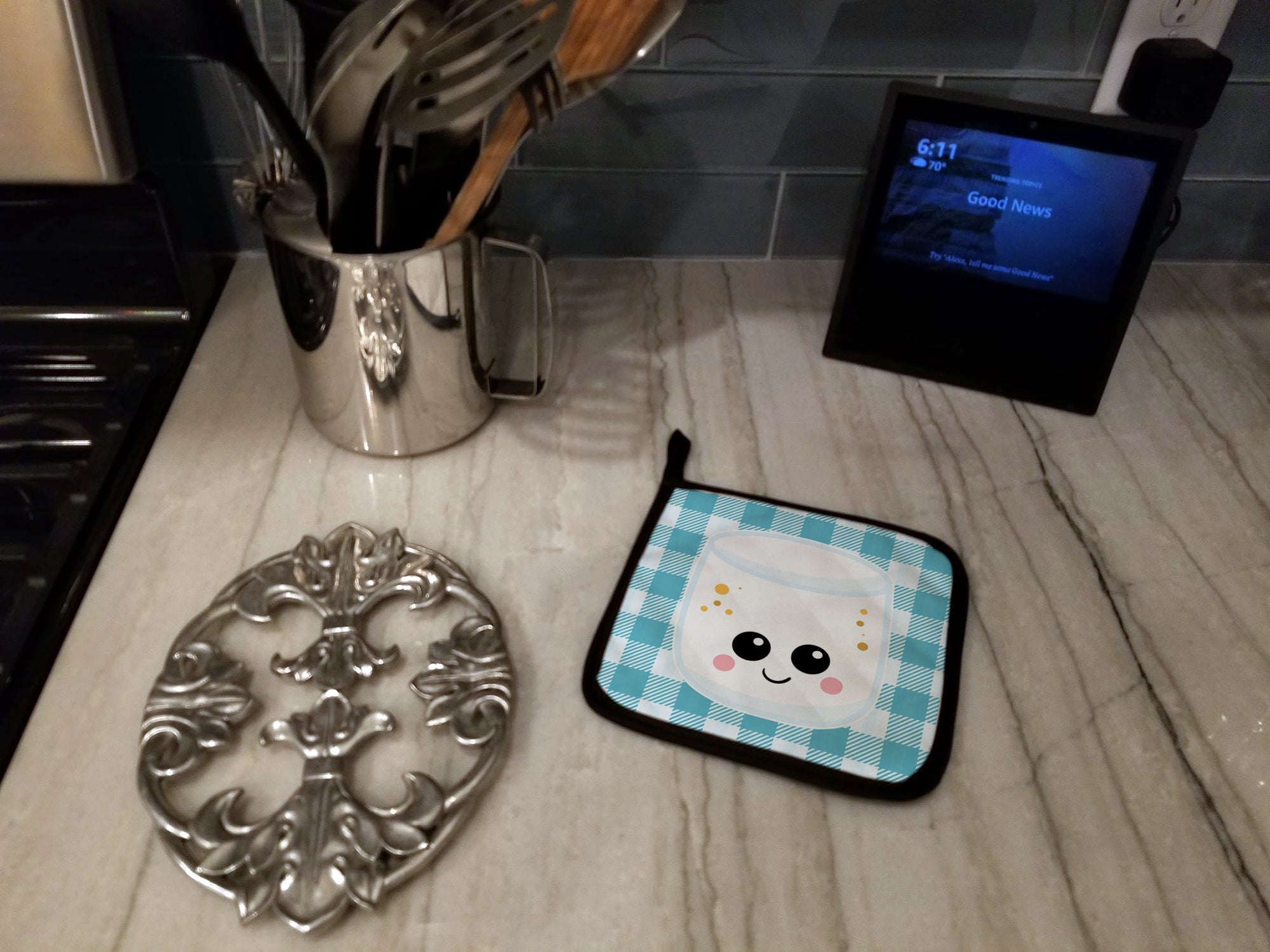 Marshmellow Face Pot Holder Set of 2 Heat Resistant Quilted Hot Pads 7.5 x 7.5 Inch, Insulated Kitchen Trivets for Cooking & Baking
