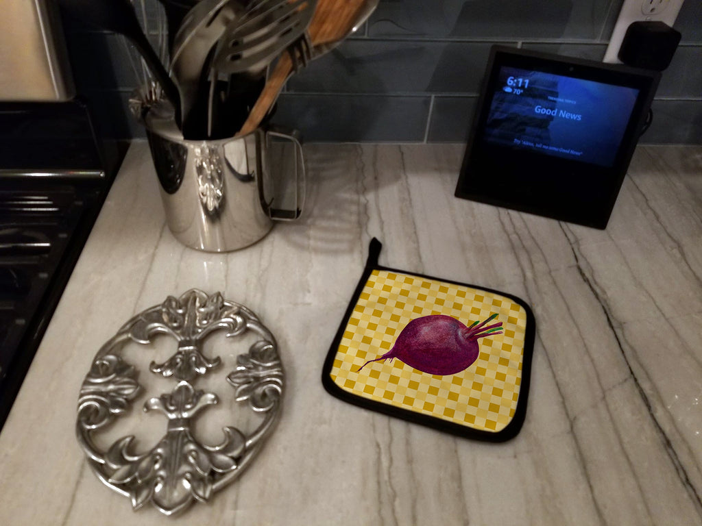 Beet Root on Basketweave Pot Holder Set of 2 Heat Resistant Quilted Hot Pads 7.5 x 7.5 Inch, Insulated Kitchen Trivets for Cooking & Baking