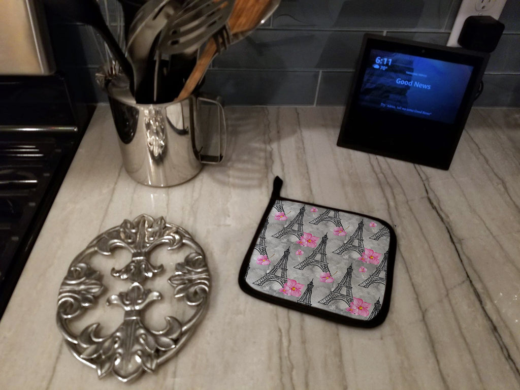 Watercolor Pink Flowers Eiffel Tower Pot Holder Set of 2 Heat Resistant Quilted Hot Pads 7.5 x 7.5 Inch, Insulated Kitchen Trivets for Cooking & Baking