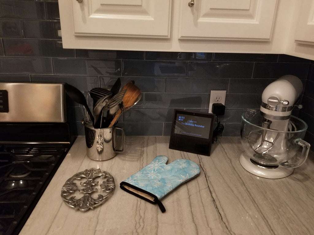 Watercolor Snowflake on Light Blue Oven Mitt Heat Resistant Thick Oven Mitt for Hot Pans and Oven, Kitchen Mitt Protect Hands, Cooking Baking Glove