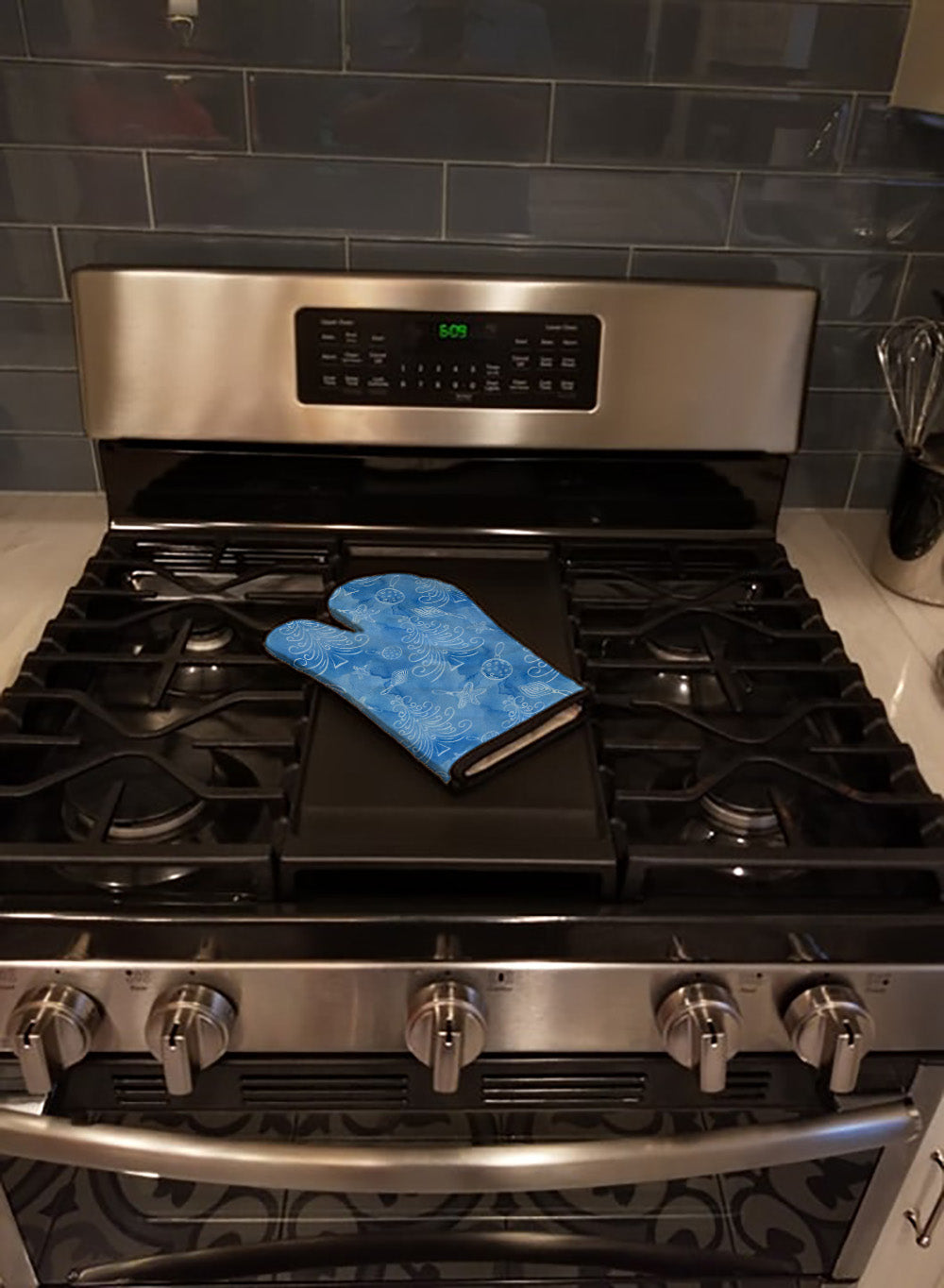 Watercolor Christmas Trees and Ornaments Oven Mitt Heat Resistant Thick Oven Mitt for Hot Pans and Oven, Kitchen Mitt Protect Hands, Cooking Baking Glove