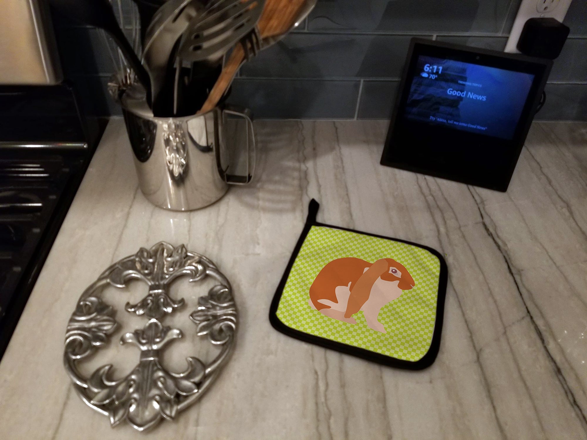 English Lop Rabbit Green Pot Holder Set of 2 Heat Resistant Quilted Hot Pads 7.5 x 7.5 Inch, Insulated Kitchen Trivets for Cooking & Baking