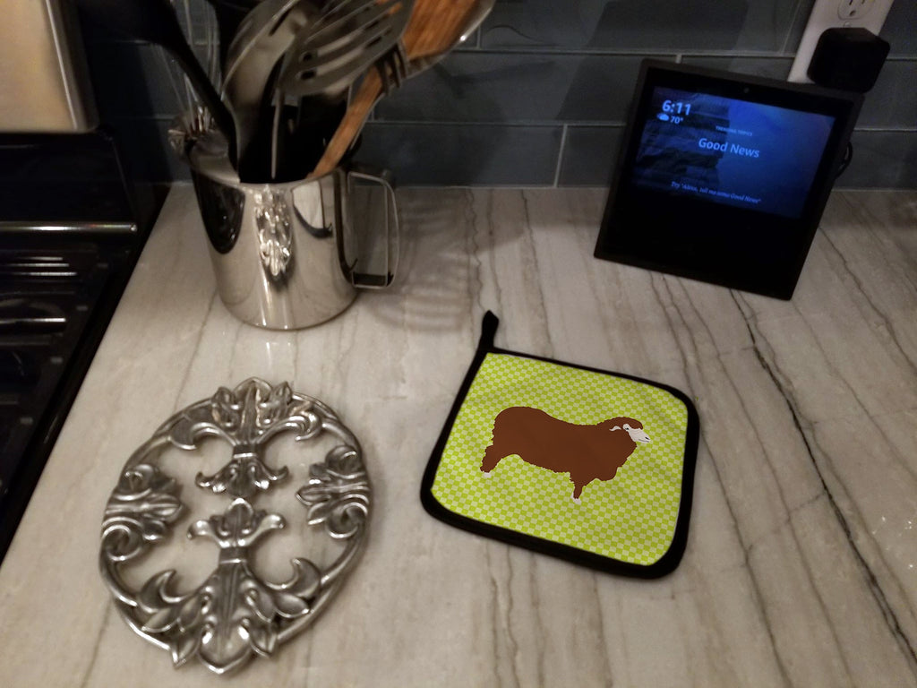 Merino Sheep Green Pot Holder Set of 2 Heat Resistant Quilted Hot Pads 7.5 x 7.5 Inch, Insulated Kitchen Trivets for Cooking & Baking