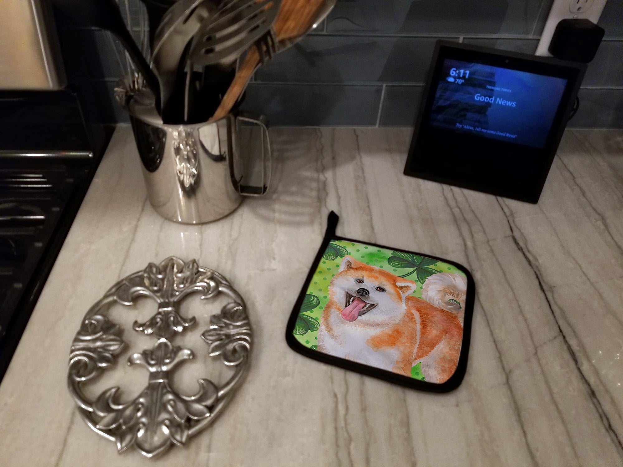Akita St Patrick's Pot Holder Set of 2 Heat Resistant Quilted Hot Pads 7.5 x 7.5 Inch, Insulated Kitchen Trivets for Cooking & Baking