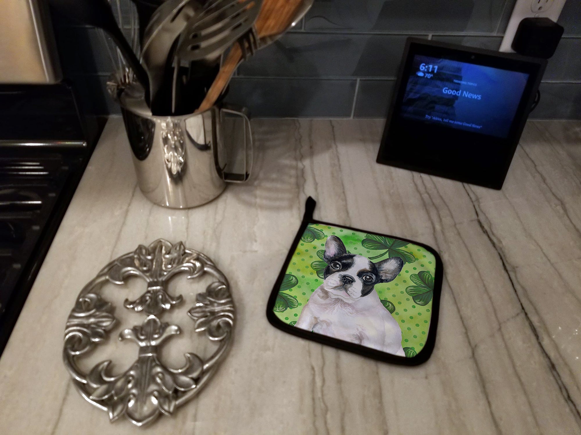 French Bulldog Black White St Patrick's Pot Holder Set of 2 Heat Resistant Quilted Hot Pads 7.5 x 7.5 Inch, Insulated Kitchen Trivets for Cooking & Baking
