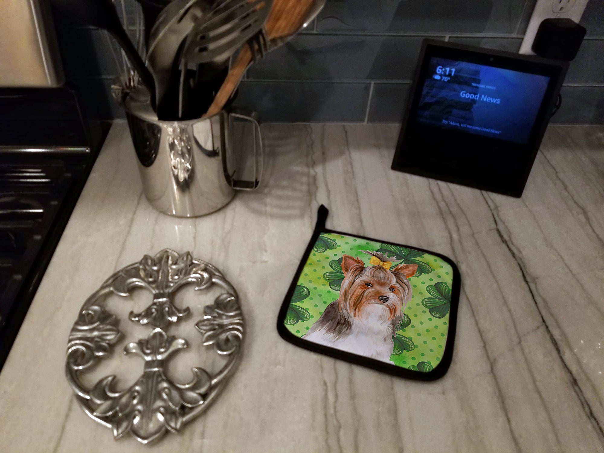 Yorkshire Terrier #2 St Patrick's Pot Holder Set of 2 Heat Resistant Quilted Hot Pads 7.5 x 7.5 Inch, Insulated Kitchen Trivets for Cooking & Baking