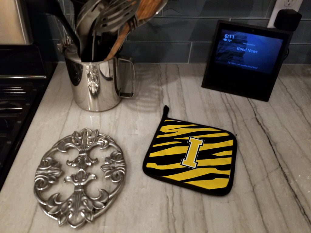 Letter I Initial Tiger Stripe - Black Gold  Pot Holder Set of 2 Heat Resistant Quilted Hot Pads 7.5 x 7.5 Inch, Insulated Kitchen Trivets for Cooking & Baking