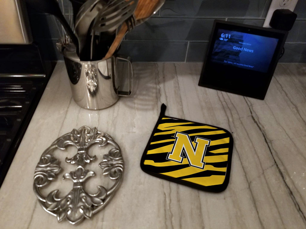 Letter N Initial Tiger Stripe - Black Gold  Pot Holder Set of 2 Heat Resistant Quilted Hot Pads 7.5 x 7.5 Inch, Insulated Kitchen Trivets for Cooking & Baking