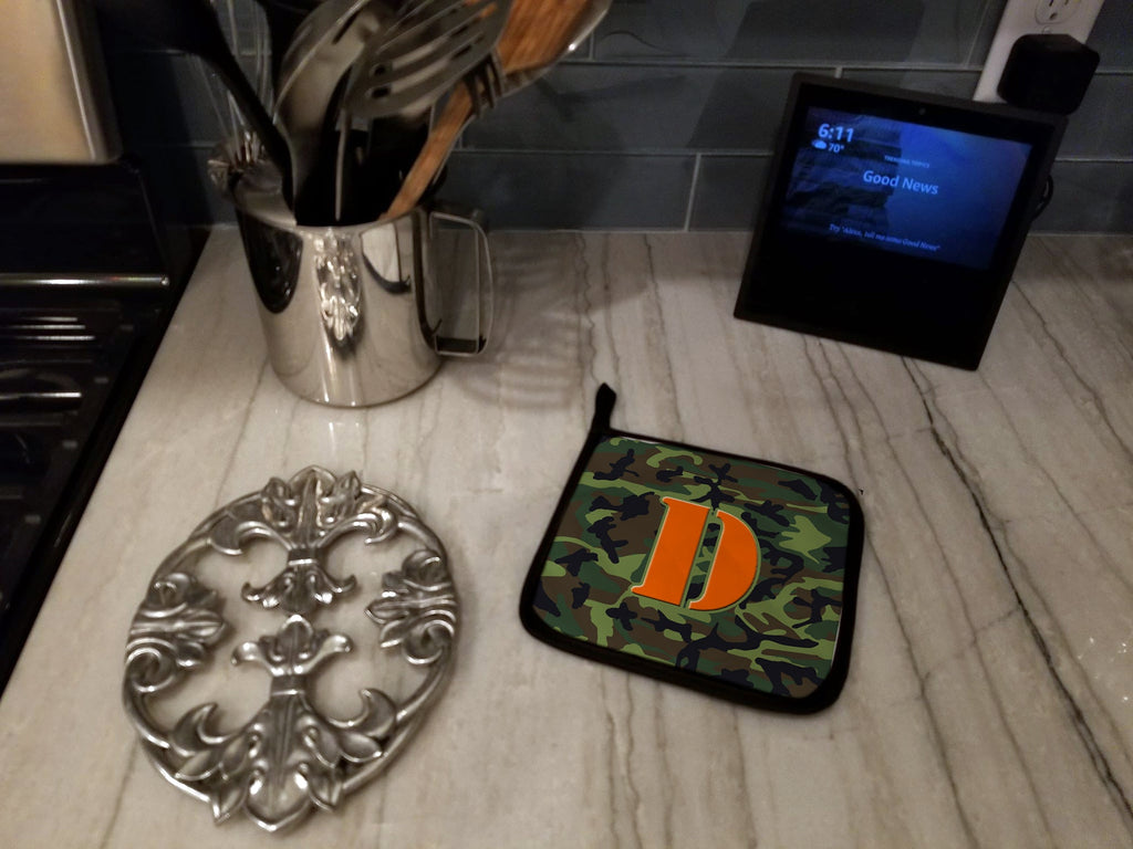 Letter D Monogram - Camo Green Pot Holder Set of 2 Heat Resistant Quilted Hot Pads 7.5 x 7.5 Inch, Insulated Kitchen Trivets for Cooking & Baking