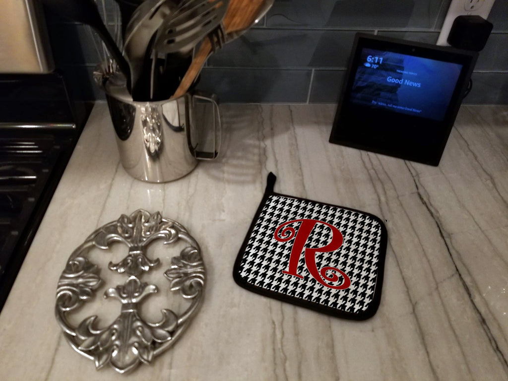 Letter R Initial Monogram - Houndstooth Black Pot Holder Set of 2 Heat Resistant Quilted Hot Pads 7.5 x 7.5 Inch, Insulated Kitchen Trivets for Cooking & Baking
