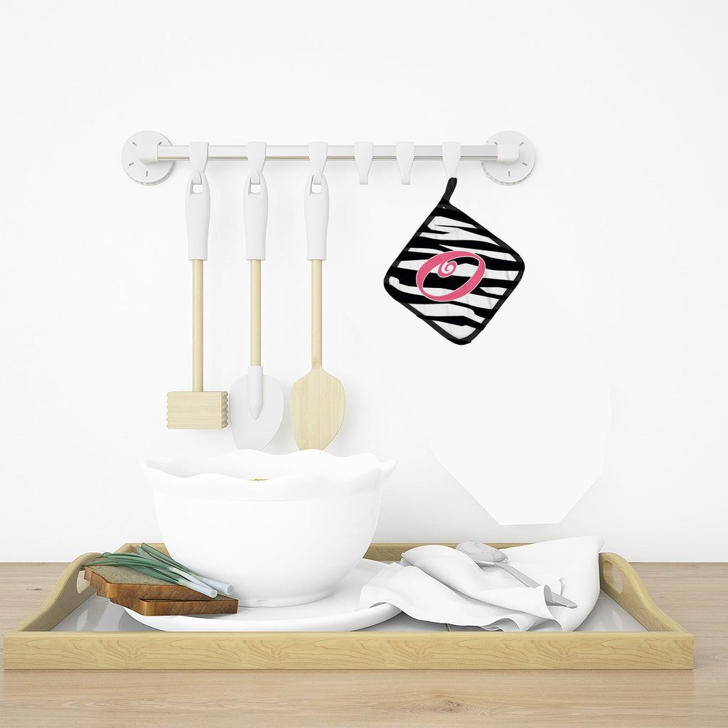 Letter O Initial  Zebra Stripe and Pink Pot Holder Set of 2 Heat Resistant Quilted Hot Pads 7.5 x 7.5 Inch, Insulated Kitchen Trivets for Cooking & Baking